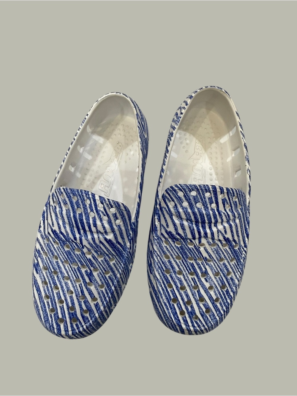 Floafers Blue Zebra Print Comfort Slip-On Shoes 
Kids size 10 EUC